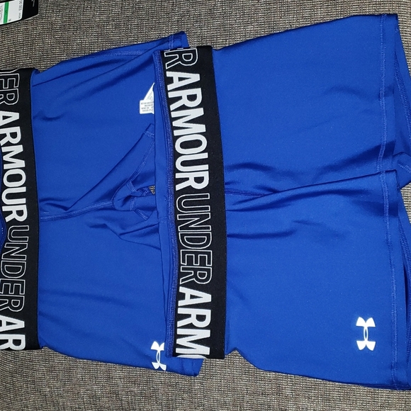 Under Armour compression shorts - Picture 1 of 3